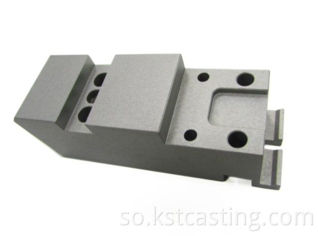 CNC MUQDISHO MAAMULKA GUUD EE DHAQANKA Cnc Machining casting auto parts